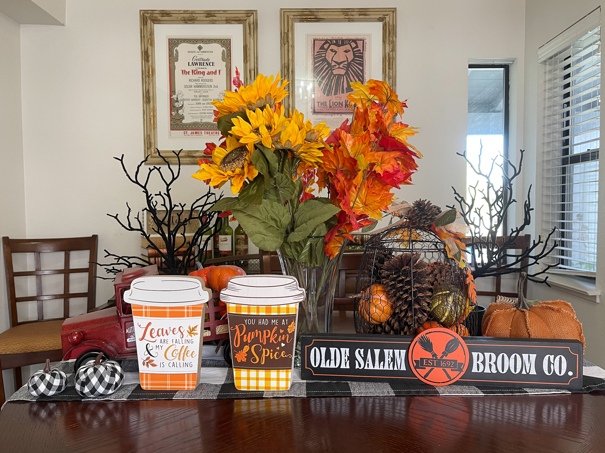 Halloween Dining Room décor