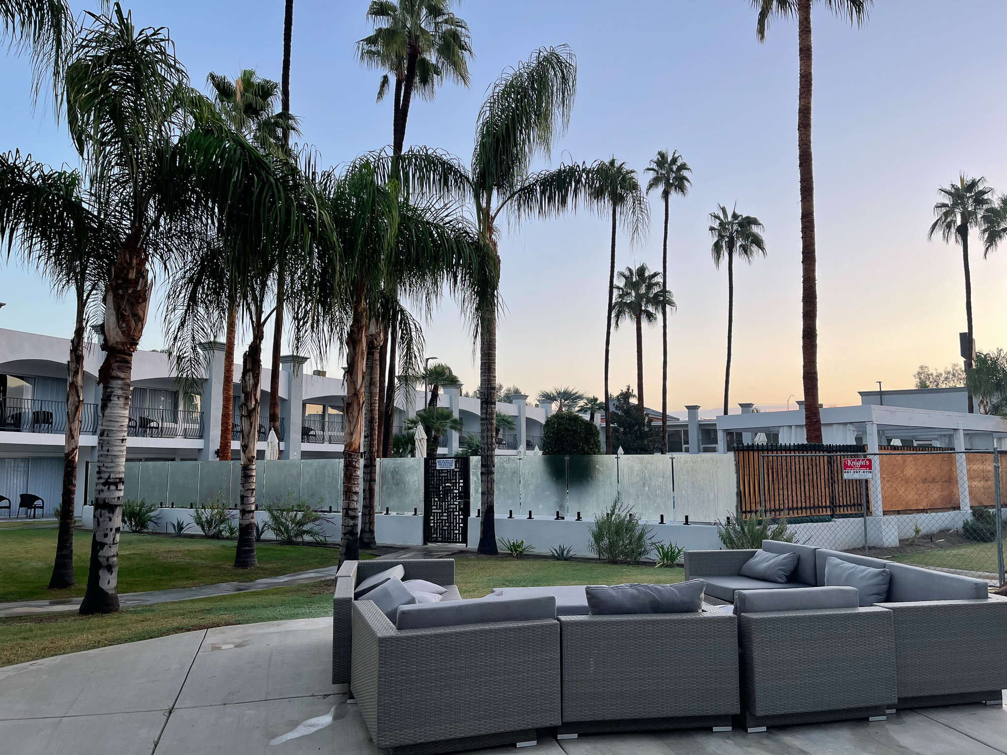 Outdoor seating area of the Hourglass Hotel
